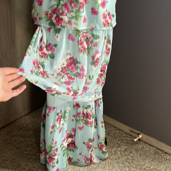 Beautiful Floral Maxi Dress NWT - Picture 10 of 16